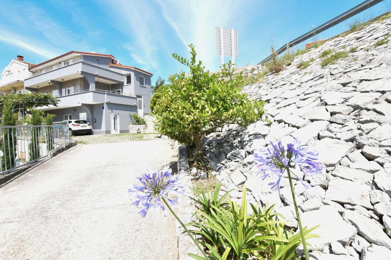 Apartments Mimi Примоштен Экстерьер фото