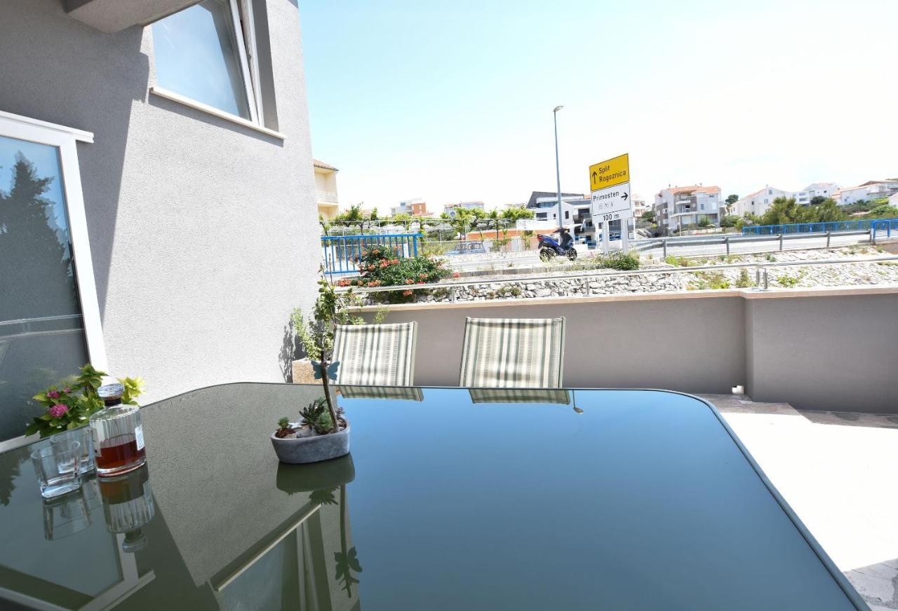 Apartments Mimi Примоштен Экстерьер фото