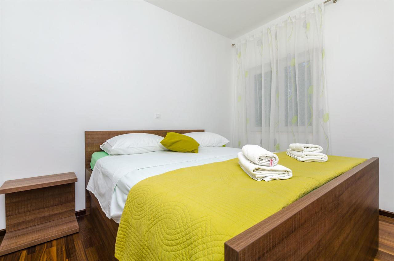 Apartments Mimi Примоштен Экстерьер фото