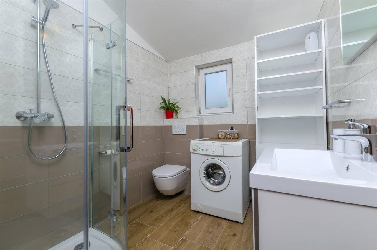Apartments Mimi Примоштен Экстерьер фото